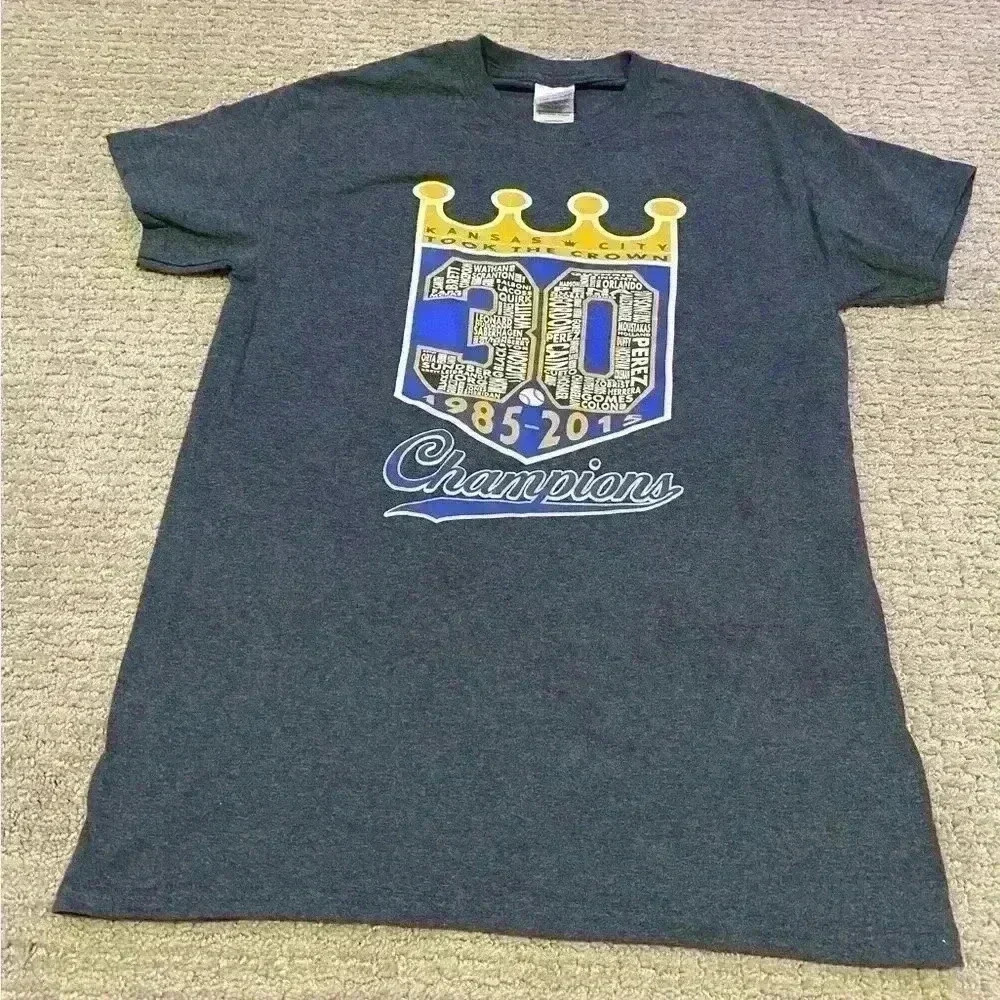 Kansas City Royals 1985-2015 Champs Gray T Shirt Men’s size small color Grey